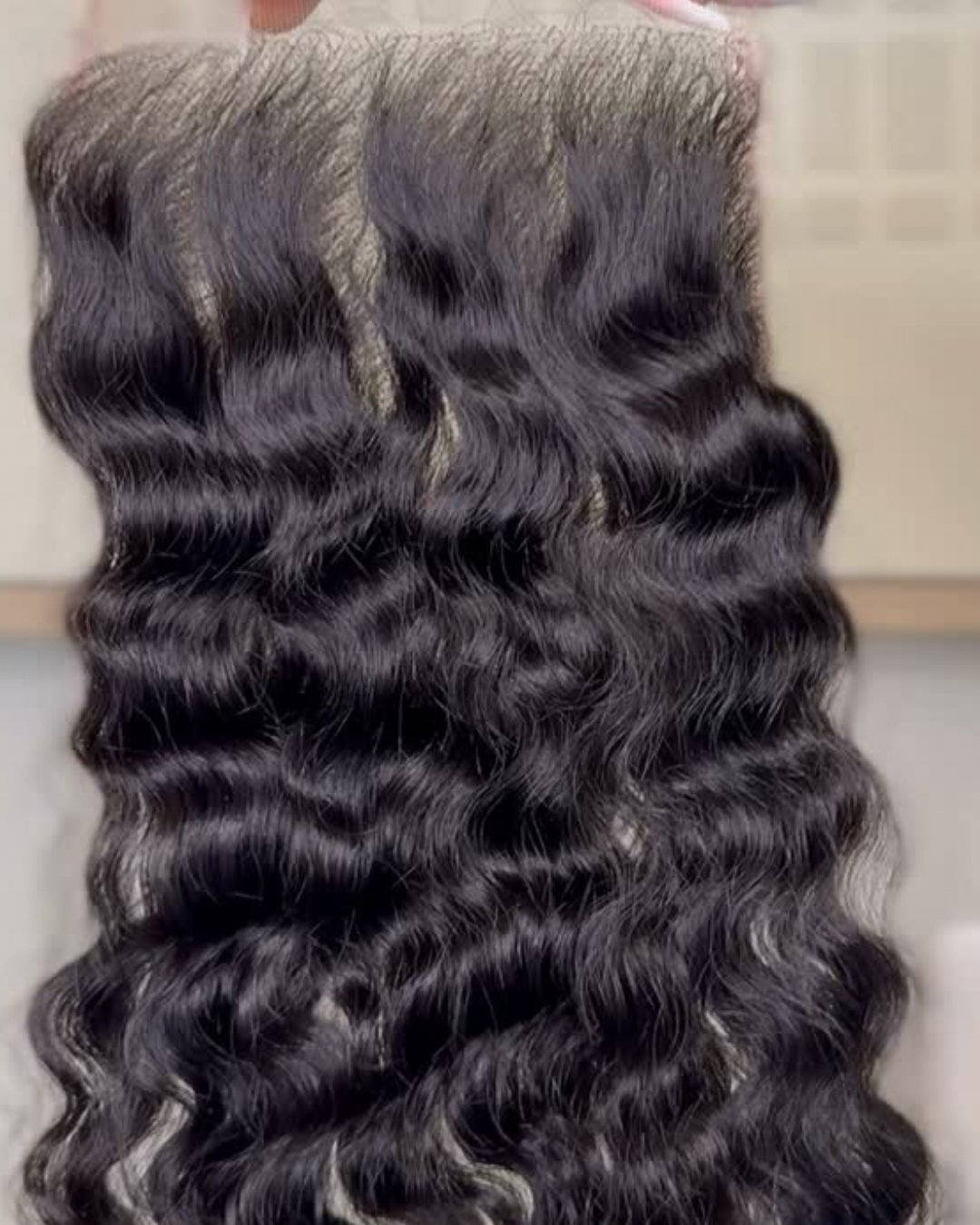 Signature Laos Curly Closure