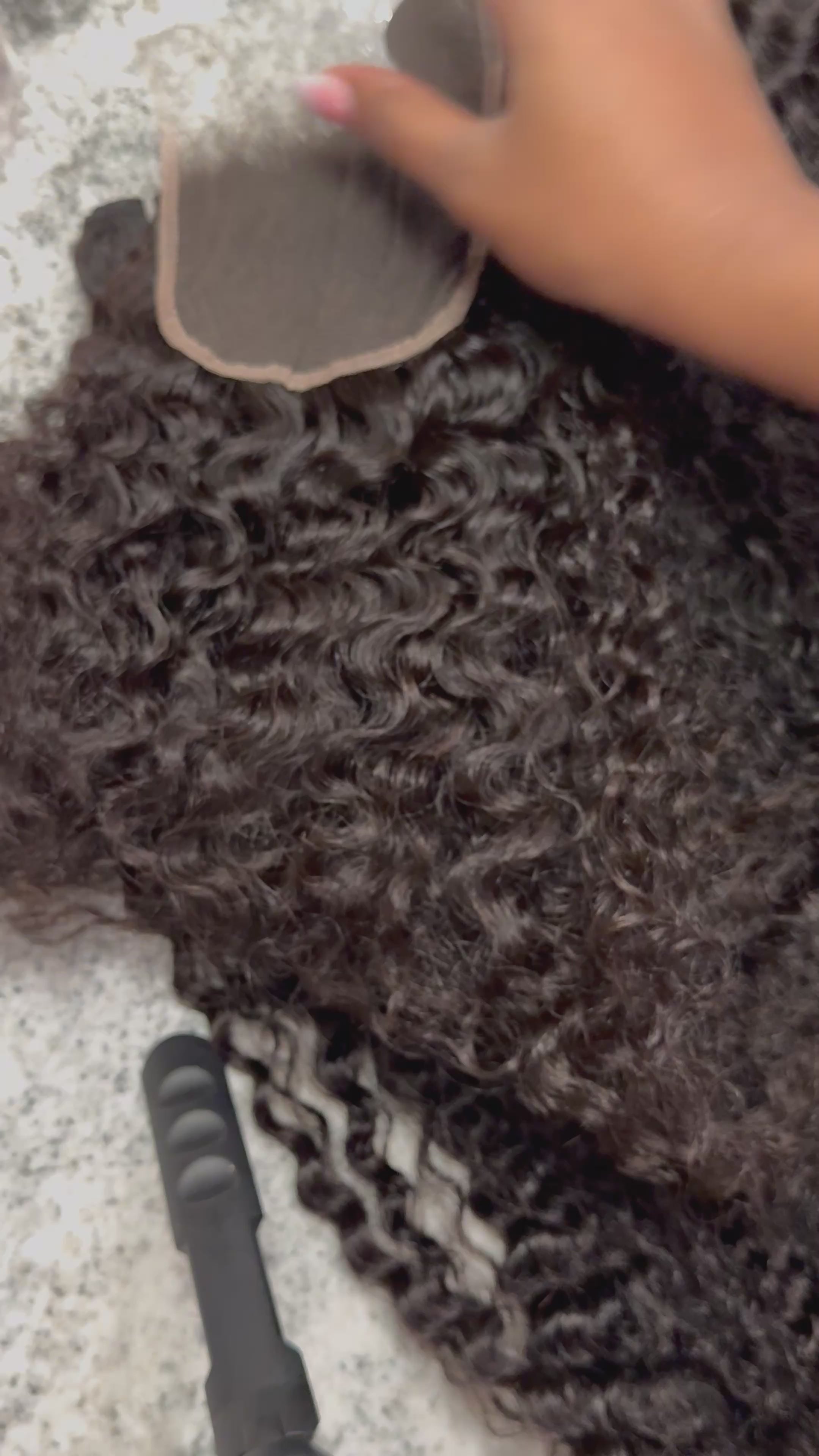 Signature Laos Curly Closure