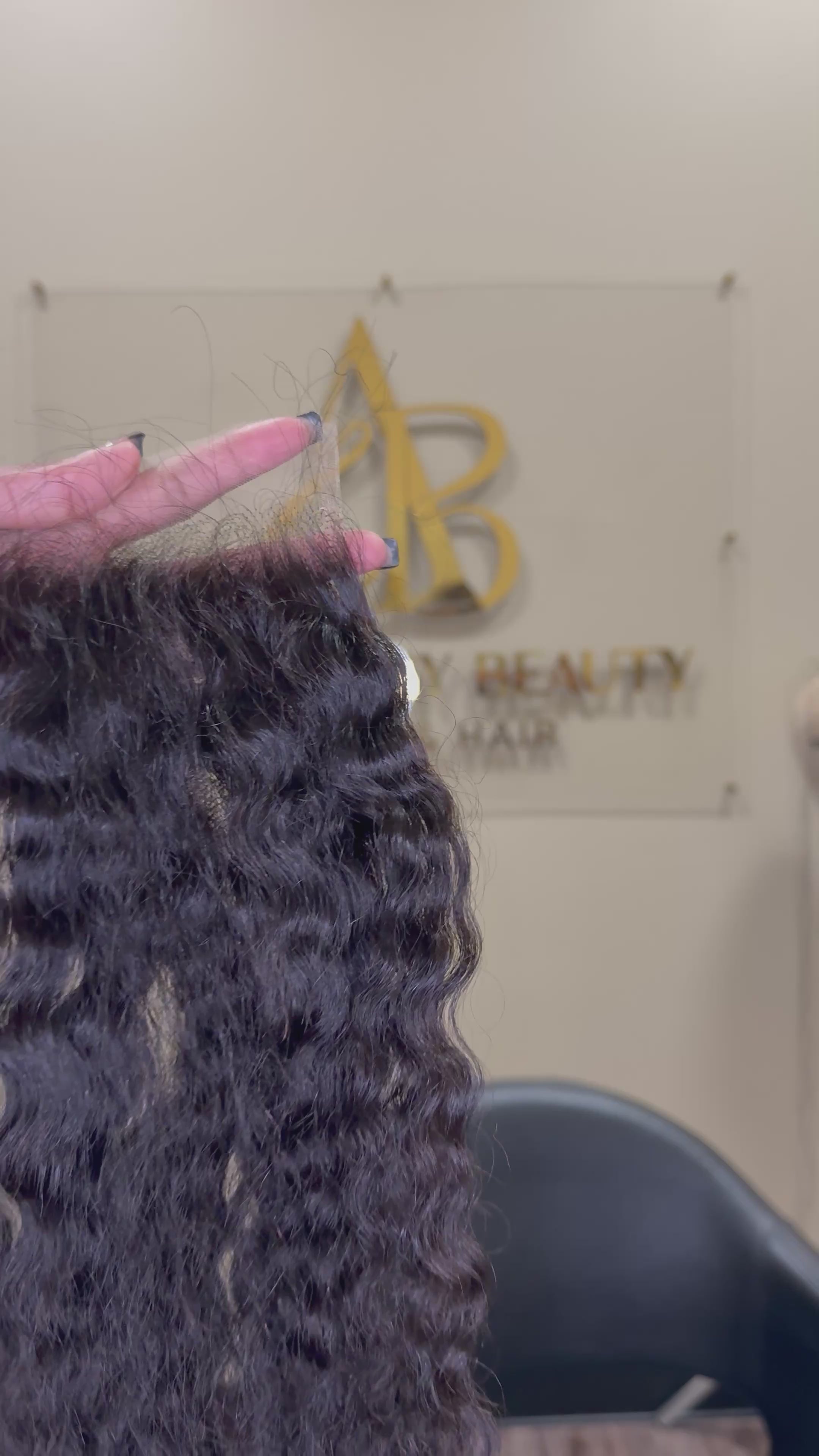 Signature Laos Curly Closure